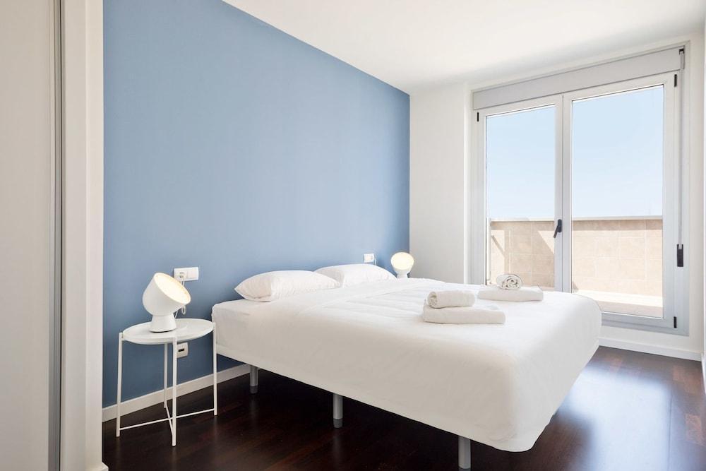 סנט אדריה דה בסוס Olala Port Forum Apartments מראה חיצוני תמונה