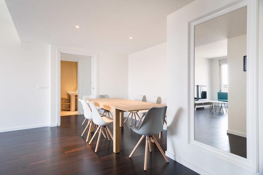 סנט אדריה דה בסוס Olala Port Forum Apartments מראה חיצוני תמונה