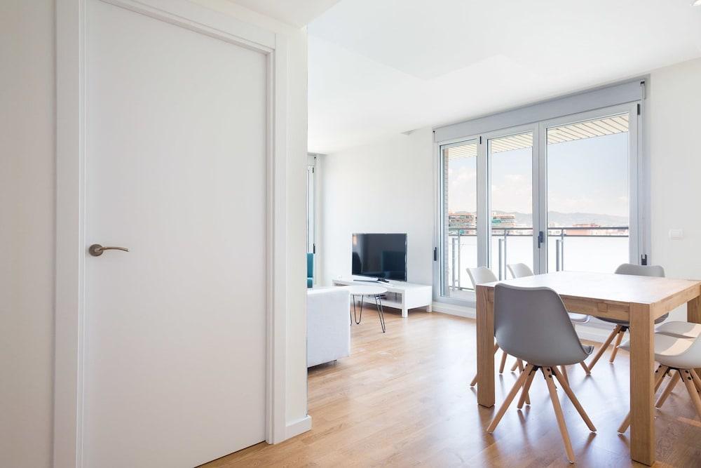 סנט אדריה דה בסוס Olala Port Forum Apartments מראה חיצוני תמונה