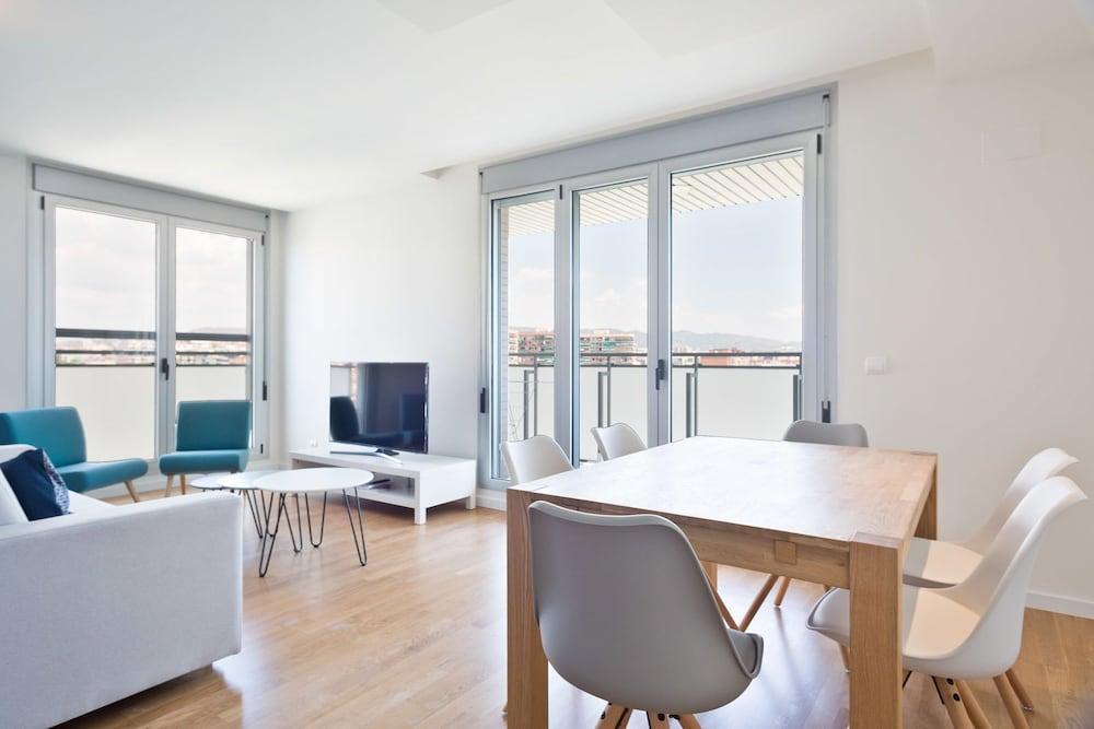 סנט אדריה דה בסוס Olala Port Forum Apartments מראה חיצוני תמונה