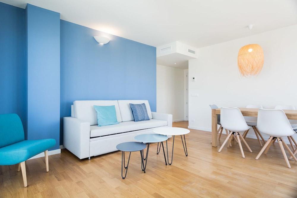 סנט אדריה דה בסוס Olala Port Forum Apartments מראה חיצוני תמונה